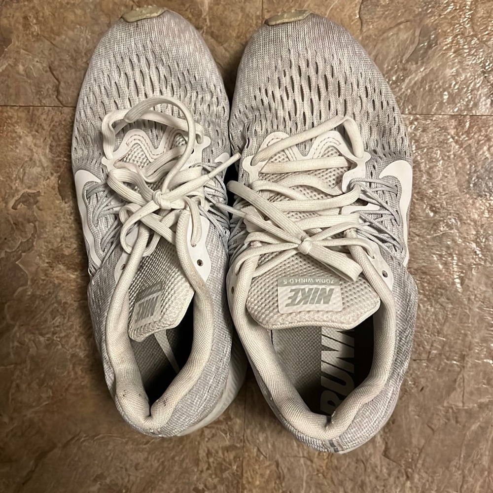 Nike Zoom Winflo 5 running shoes size US 6.5 women